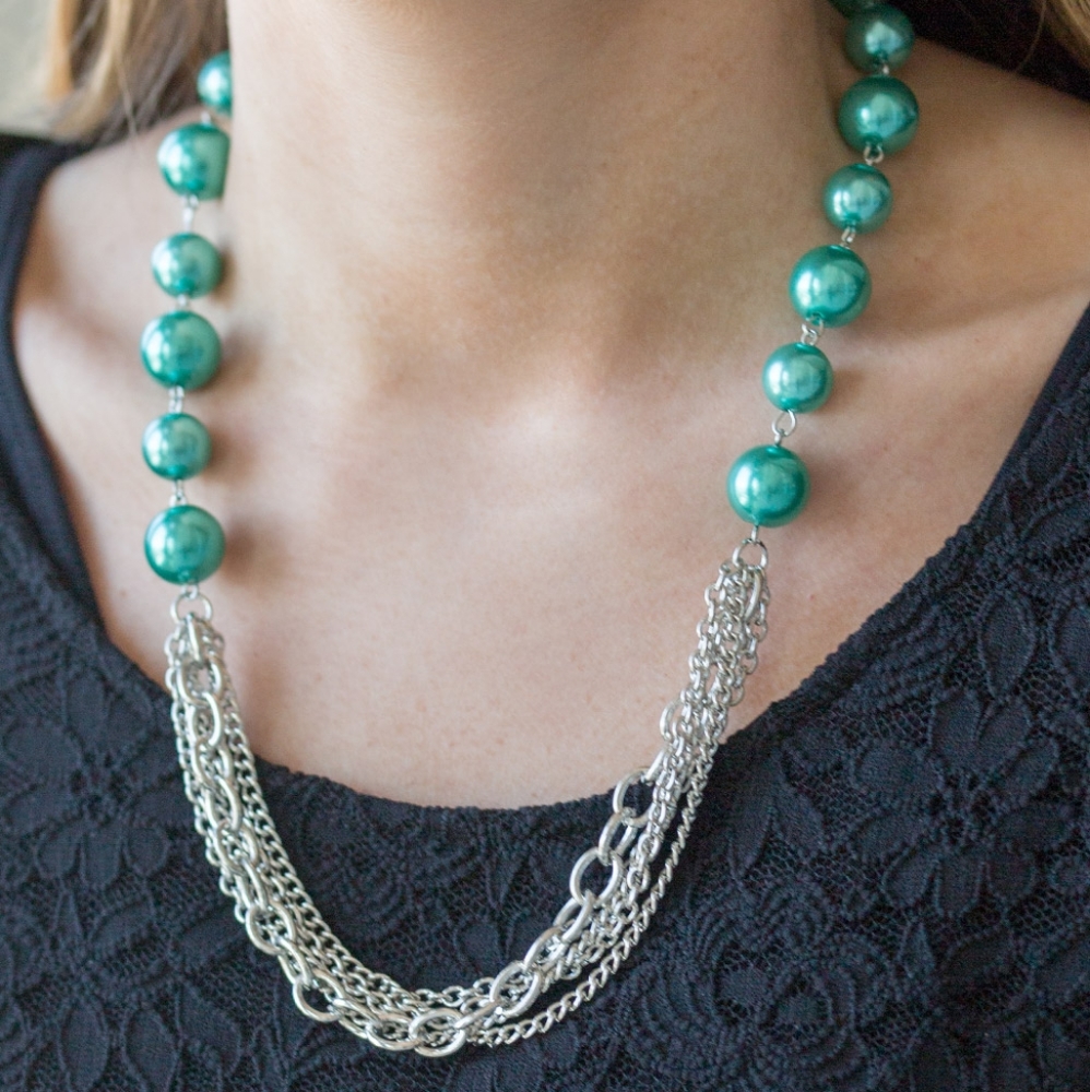 Paparazzi Runaway Bridesmaid Green Necklace Set